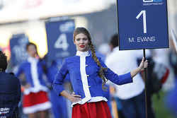 Una chica encantadora en la parrilla de Sochi