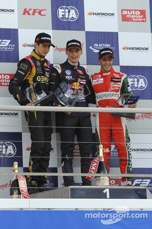 Esteban Ocon, Max Verstappen, Antonio Fuoco
