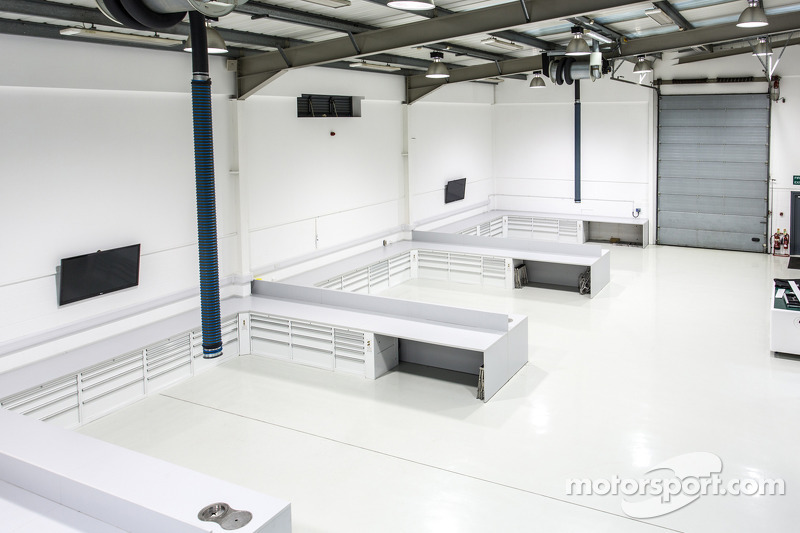 Tour of Caterham F1 Team's Leafield factory