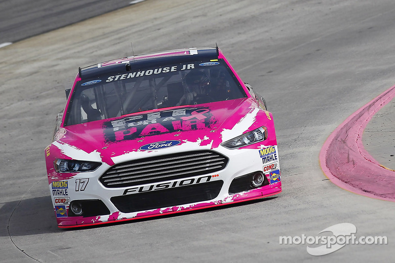 También Ricky Stenhouse Jr en su Roush Fenway Racing Ford en Martinsville 2014...