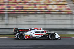 #2 Audi Sport Team Joest Audi R18 e-tron quattro: Marcel Fässler, Andre Lotterer, Benoit Tréluyer