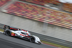 #2 Audi Sport Team Joest Audi R18 e-tron quattro: Marcel Fässler, Andre Lotterer, Benoit Tréluyer