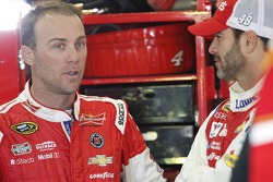 Kevin Harvick, Stewart-Haas Racing Chevrolet and Jimmie Johnson, Hendrick Motorsports Chevrolet