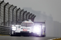 #20 Porsche Team Porsche 919 Hybrid: Mark Webber, Brendon Hartley, Timo Bernhard