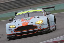 #97 Aston Martin Vantage V8: Darren Turner, Stefan Mücke