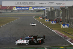 #2 Audi Sport Team Joest Audi R18 e-tron quattro: Marcel Fässler, Andre Lotterer, Benoit Tréluyer