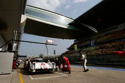 #1 Audi Sport Team Joest Audi R18 e-tron quattro: Lucas di Grassi, Loic Duval, Tom Kristensen