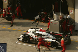 #1 Audi Sport Team Joest Audi R18 e-tron quattro: Lucas di Grassi, Loic Duval, Tom Kristensen