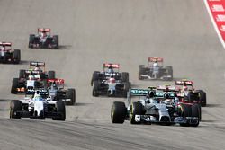 Nico Rosberg, Mercedes AMG F1 W05 leads at the start of the race