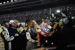 Fight after the race between Jeff Gordon and Brad Keselwoski