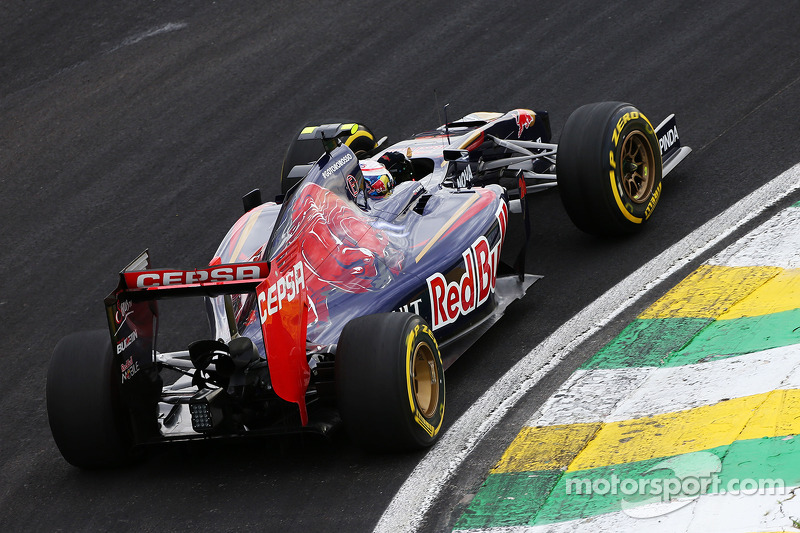2014 год. За рулем болида Toro Rosso STR9 на субботней тренировке