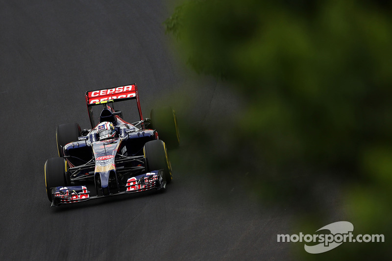 2014 год. За рулем болида Toro Rosso STR9 на субботней тренировке