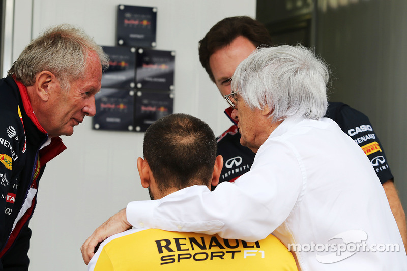 Dr Helmut Marko, Red Bull Motorsport Consultant, met Cyril Abiteboul, Renault Sport F1 Managing Dire