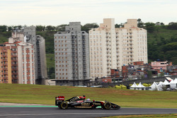 Romain Grosjean, Lotus F1 E22