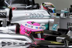 Jenson Button, McLaren MP4-29 and Lewis Hamilton, Mercedes AMG F1 W05 in parc ferme