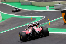 Kimi Raikkonen, Ferrari F14-T enters the new pit lane