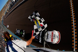 Brad Keselowski takes the win