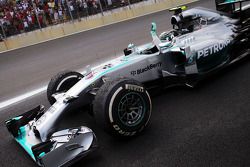 Race winner Nico Rosberg, Mercedes AMG F1 W05 celebrates at the end of the race