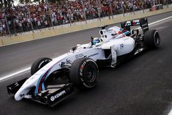 Terceiro lugar Felipe Massa, Williams FW36 celebra no fim da corrida