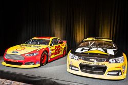 Championship contenders press conference: cars of Joey Logano, Team Penske Ford and Ryan Newman, Richard Childress Racing Chevrolet