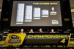 Championship contenders press conference: team owner Joe Gibbs, Tony Stewart, Stewart-Haas Racing Chevrolet, Walter Czarnecki, Executive Vice President at Penske Corp., team owner Richard Childress