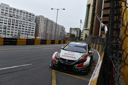 Gabriele Tarquini, Honda Civic WTCC, Team Castrol Honda WTCC