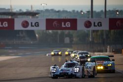 #20 Porsche Team Porsche 919 Hybrid: Timo Bernhard, Mark Webber, Brendon Hartley