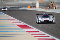 #14 Porsche Team Porsche 919 Hybrid: Romain Dumas, Neel Jani, Marc Lieb