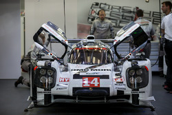 #14 Porsche Team Porsche 919 Hybrid: Romain Dumas, Neel Jani, Marc Lieb