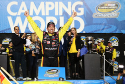 2014 champion Matt Crafton celebrates