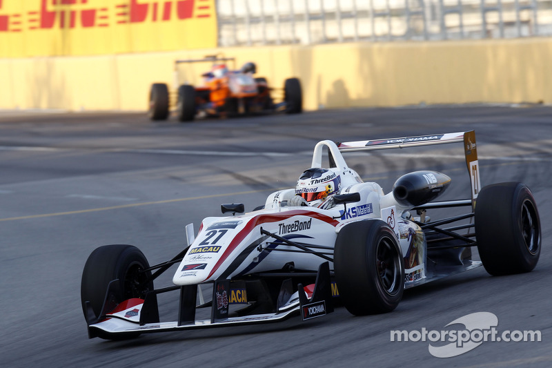 Nick Cassidy, Three Bond with T-Sport Dallara F314 NBE
