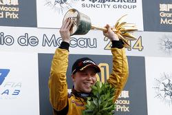 Winner Felix Rosenqvist, Kashbet.com by Mücke Motorsport Dallara F312 Mercedes-HWA