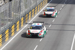 Gabriele Tarquini, Honda Civic WTCC, Team Castrol Honda WTCC