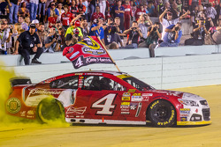 Race winner and 2014 NASCAR Sprint Cup series champion Kevin Harvick, Stewart-Haas Racing Chevrolet celebrates