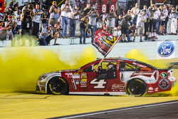 Race winner and 2014 NASCAR Sprint Cup series champion Kevin Harvick, Stewart-Haas Racing Chevrolet celebrates