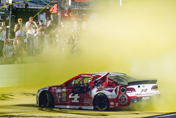 Race winner and 2014 NASCAR Sprint Cup series champion Kevin Harvick, Stewart-Haas Racing Chevrolet celebrates