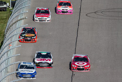 Ricky Stenhouse Jr., Roush Fenway Racing Ford, Greg Biffle, Roush Fenway Racing Ford, Kyle Larson, Ganassi Racing Chevrolet