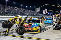 Pit stop for Kyle Busch, Joe Gibbs Racing Toyota