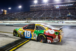 Pit stop for Kyle Busch, Joe Gibbs Racing Toyota
