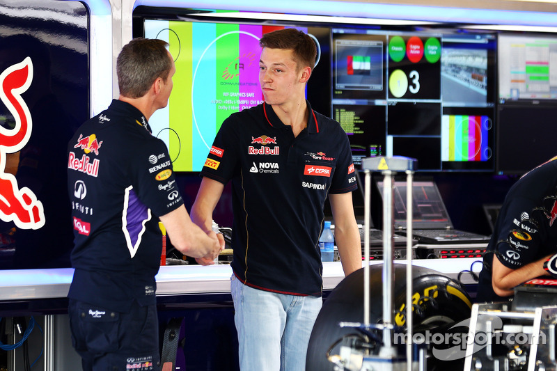 2014 год. В боксах Red Bull перед началом уик-энда