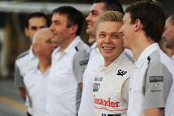 Kevin Magnussen, McLaren at a team photograph