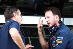 (I a D): Gerhard Berger con Christian Horner, director de Red Bull Racing