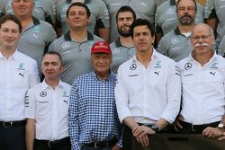(L to R): Paddy Lowe, Mercedes AMG F1 Executive Director, Mercedes Non-Executive Chairman; Toto Wolff, Mercedes AMG F1 Shareholder and Executive Director; and Dr. Dieter Zetsche, Daimler AG CEO at a team photograph