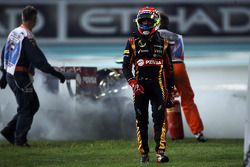 Pastor Maldonado, Lotus F1 E21 retired from the race with a blown engine