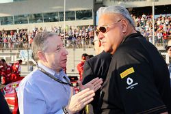 (I a D): Jean Todt,Presidente de la FIA Presidente, con Dr. Vijay Mallya, dueño de Sahara Force India F1 Team, en la parrilla