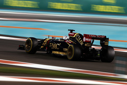 Romain Grosjean su Lotus E22