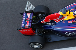 Daniel Ricciardo, Red Bull Racing RB10 running sensor equipment on the rear wing