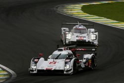 #2 Audi Sport Team Joest Audi R18 e-tron quattro: Marcel Fässler, Andre Lotterer, Benoit Tréluyer