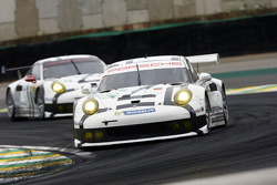 #92 Porsche Team Manthey Porsche 911 RSR: Frederic Makowiecki, Patrick Pilet
