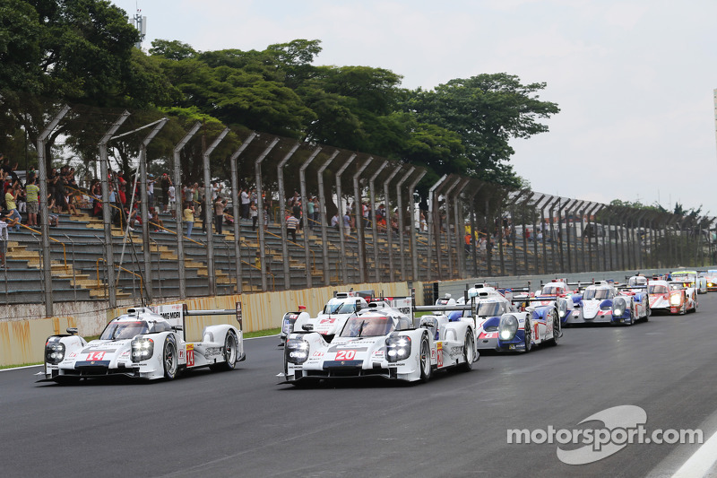 Start: #20 Porsche Team Porsche 919 Hybrid: Mark Webber, Brendon Hartley, Timo Bernhard and #14 Pors